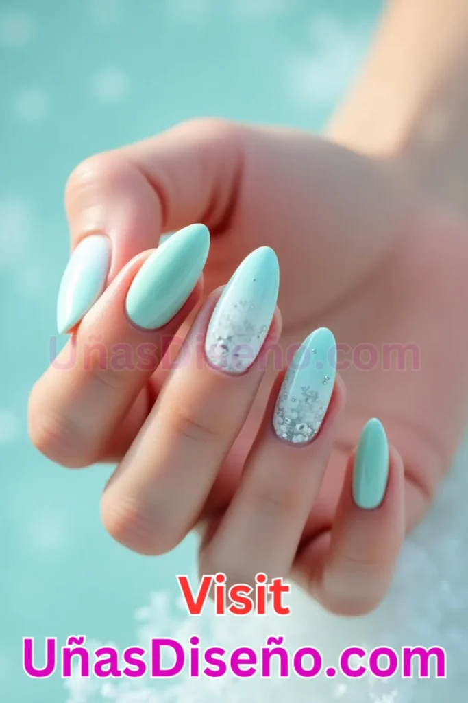 1. Elegancia menta helada - 25 fascinantes ideas de esmaltes de uñas de gel para un look de salón perfecto (5).jpeg