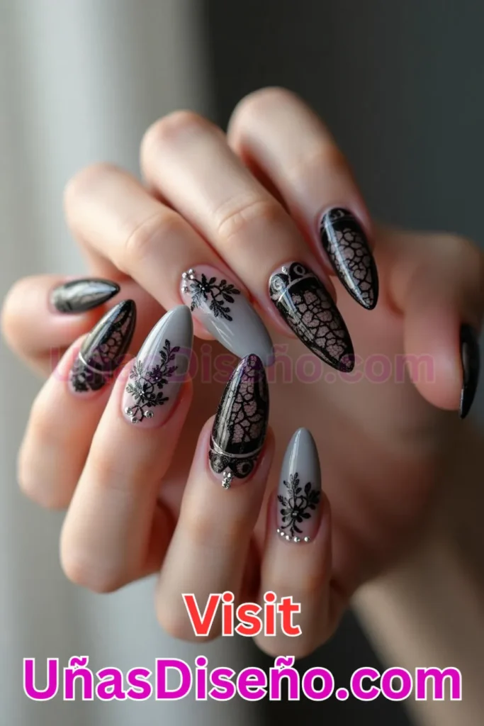 11. Encaje negro intrincado - 25 fascinantes ideas de esmaltes de uñas de gel para un look de salón perfecto (3).jpeg