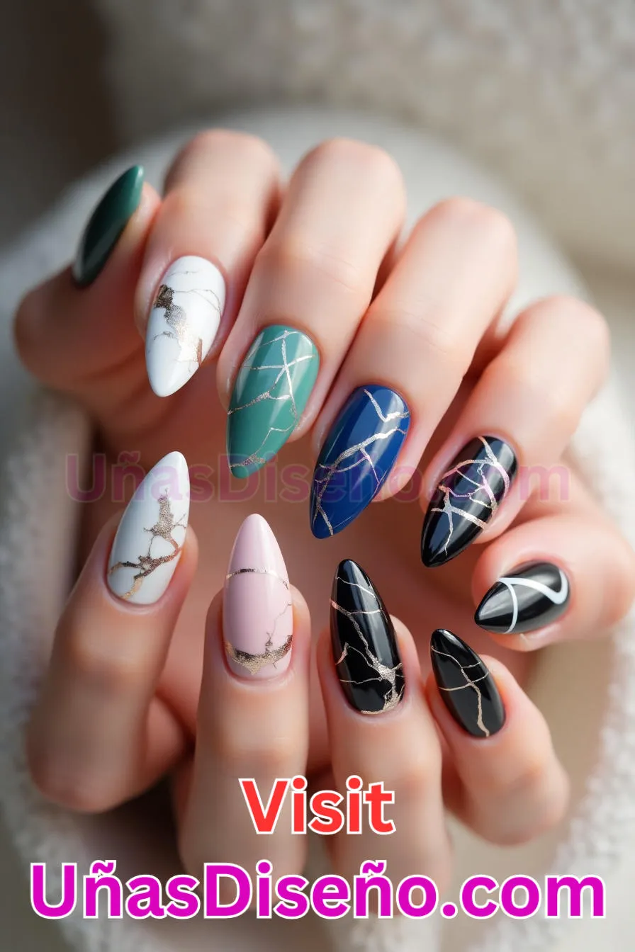 11. Mármol Efecto Almendra - 20 Uñas de Almendra Elegance Diseños exclusivos para un look sofisticado (6).jpeg