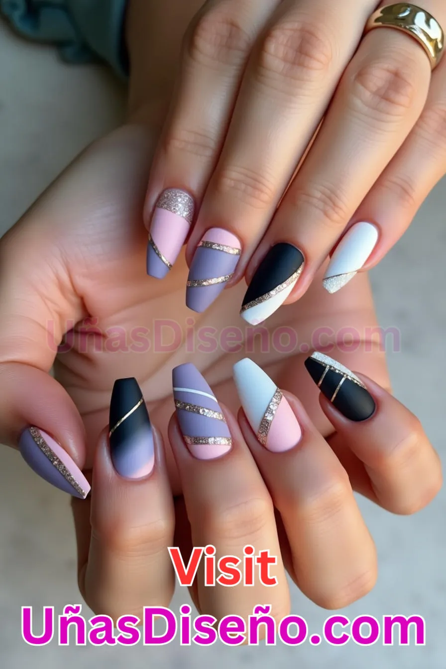 13. French Twist Reinventado - Tendencias 30 Estilos de Uñas Almendra que Marcan la Diferencia (6).jpeg