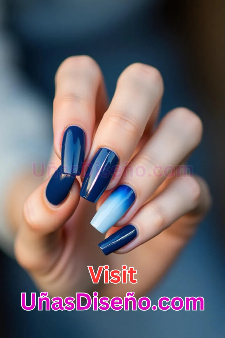 14 Nail Art en dos tonos de azul Los 25 Mejores Diseños de Uñas Para Principiantes 2.jpeg