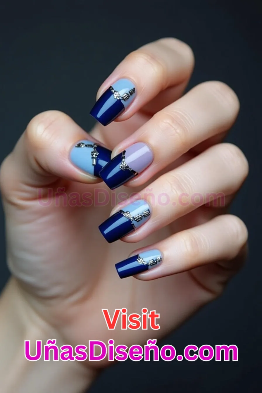 14 Nail Art en dos tonos de azul Los 25 Mejores Diseños de Uñas Para Principiantes.jpeg
