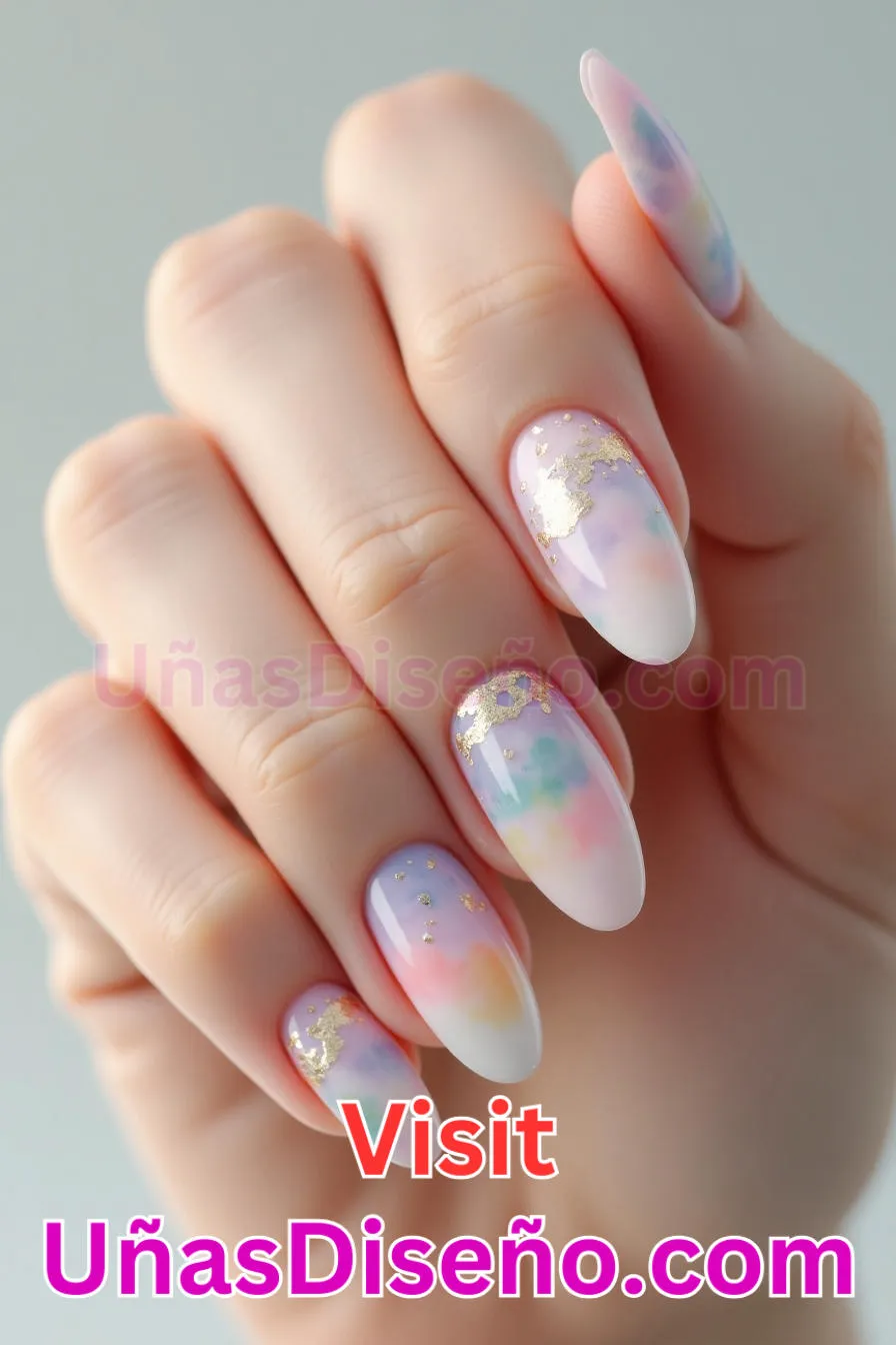 15. Delicado lavado de acuarela - Cómo Elegir el Diseño Perfecto para Uñas Almendra 21 Ideas Exclusivas para Brillar (7).jpeg
