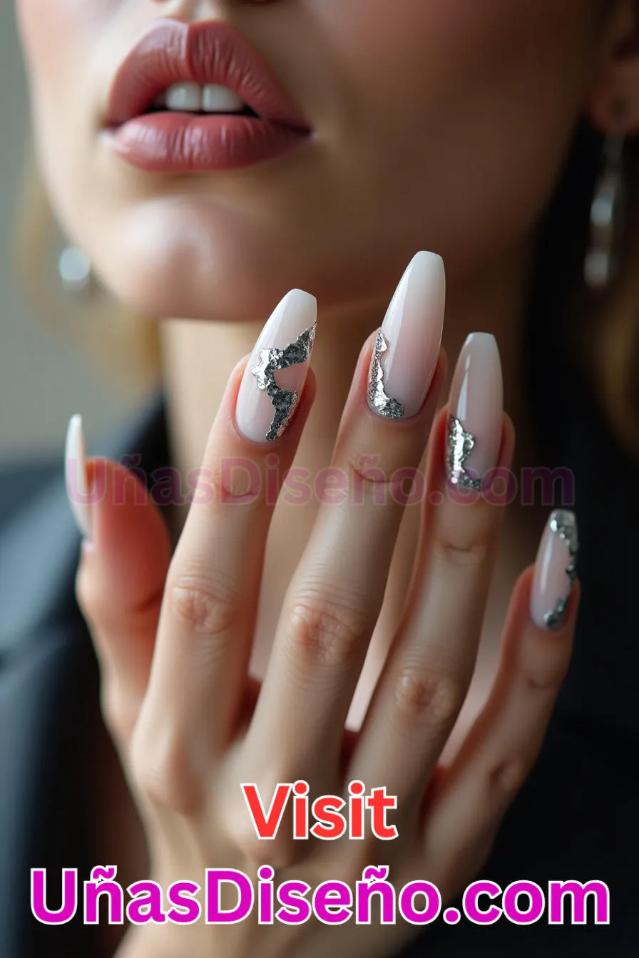 17. Manicura Francesa Inversa con Papel de Aluminio (4)