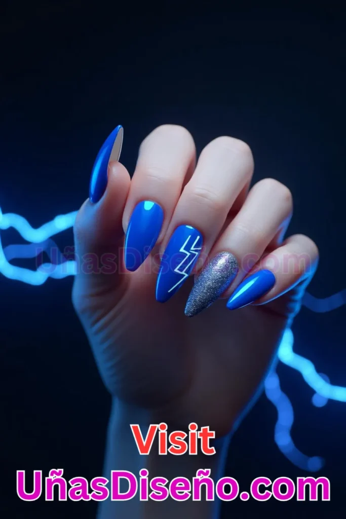 19. Destello Azul Eléctrico - 25 fascinantes ideas de esmaltes de uñas de gel para un look de salón perfecto (1).jpeg