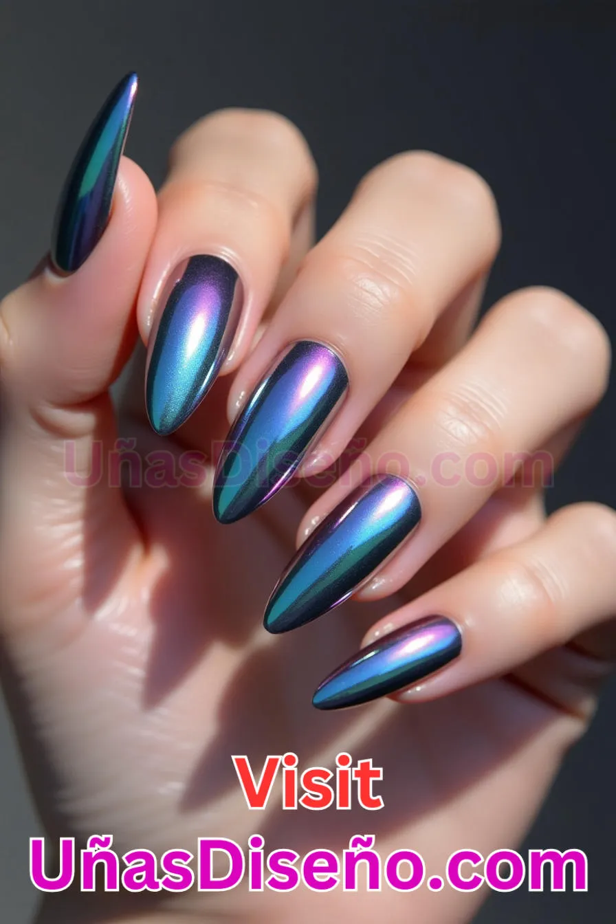 23. Futurista Cromada Almendra - Reinventa tu Manicura 25 Diseños de Uñas Almendra Impresionantes para (1).jpeg