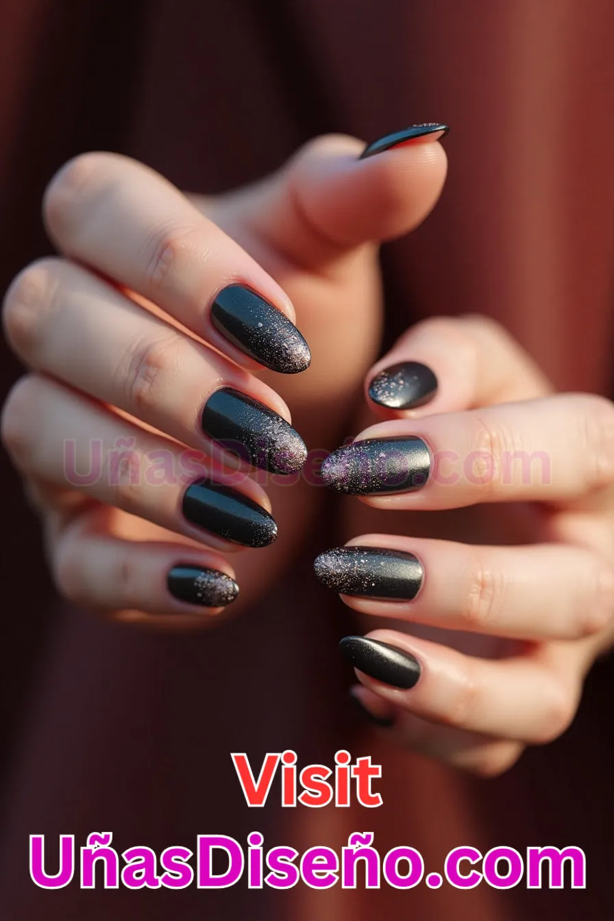 25. Opulent Ombre Luxe - Tendencias 2025 30 Estilos de Uñas Almendra que Marcan la Diferencia (2).jpeg