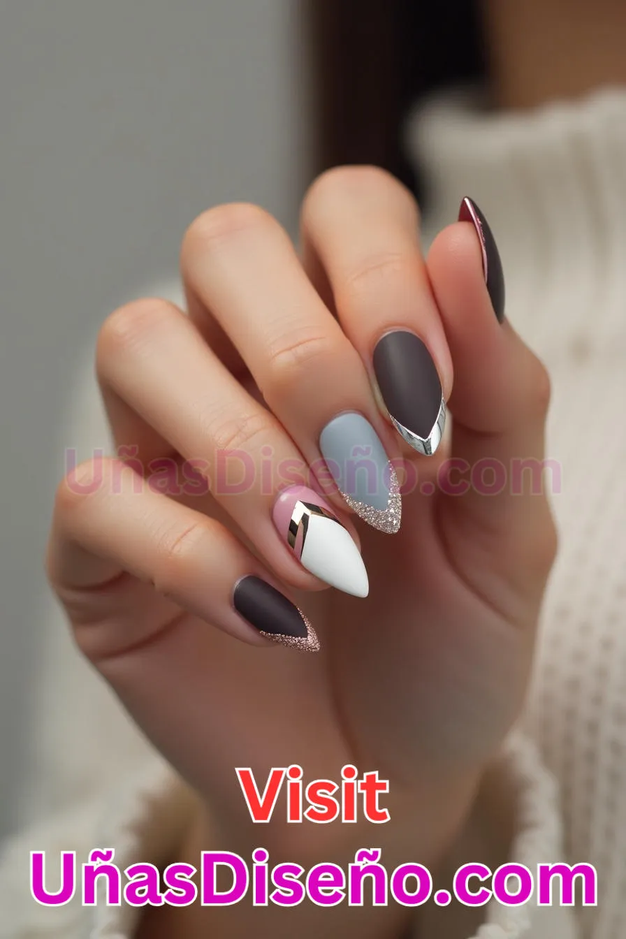 4. Almendra francesa mate - 20 Uñas de Almendra Elegance Diseños exclusivos para un look sofisticado (10).jpeg