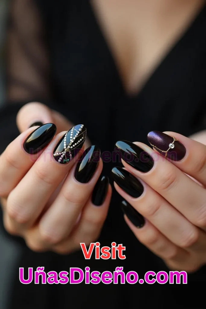 5. Elegancia en negro brillante - 25 diseños de uñas semipermanentes únicos para un estilo duradero y sofisticado (1).jpeg