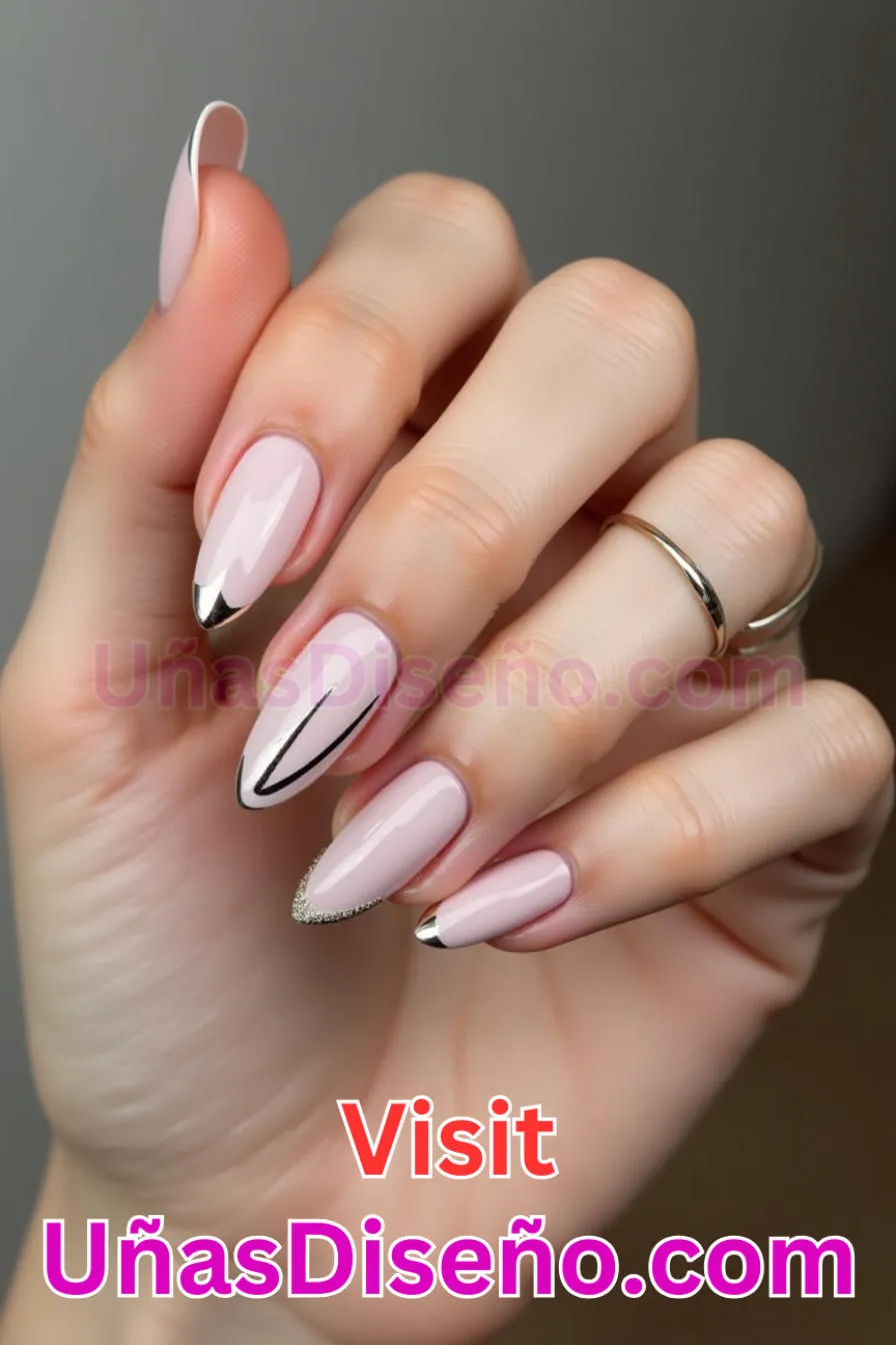 6. Acentos minimalistas en los espejos - Diseño de uñas espejo La guía definitiva para conseguir un aspecto brillante y reflectante (10).jpeg