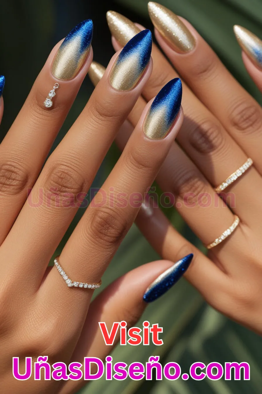 8. Uñas de terciopelo azul y champán (1).jpg