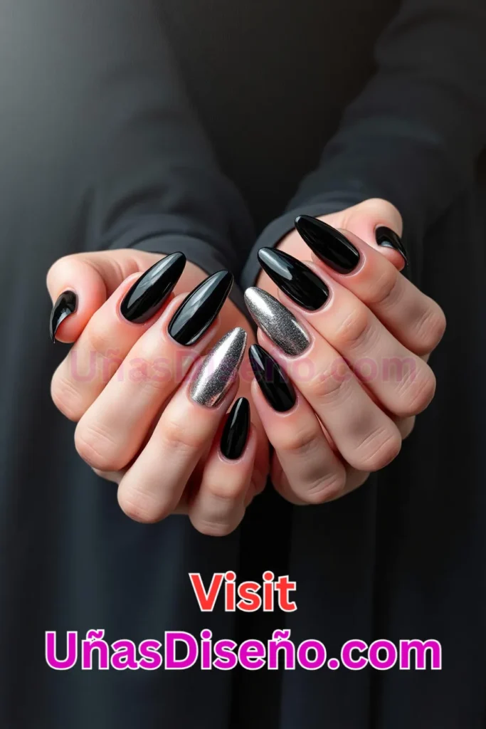 9. Uñas de gel negro brillante - Dale Glamour a tus Uñas La Guía Definitiva para 25 Esmaltes de Gel con Gelly y Gelish (9).jpeg