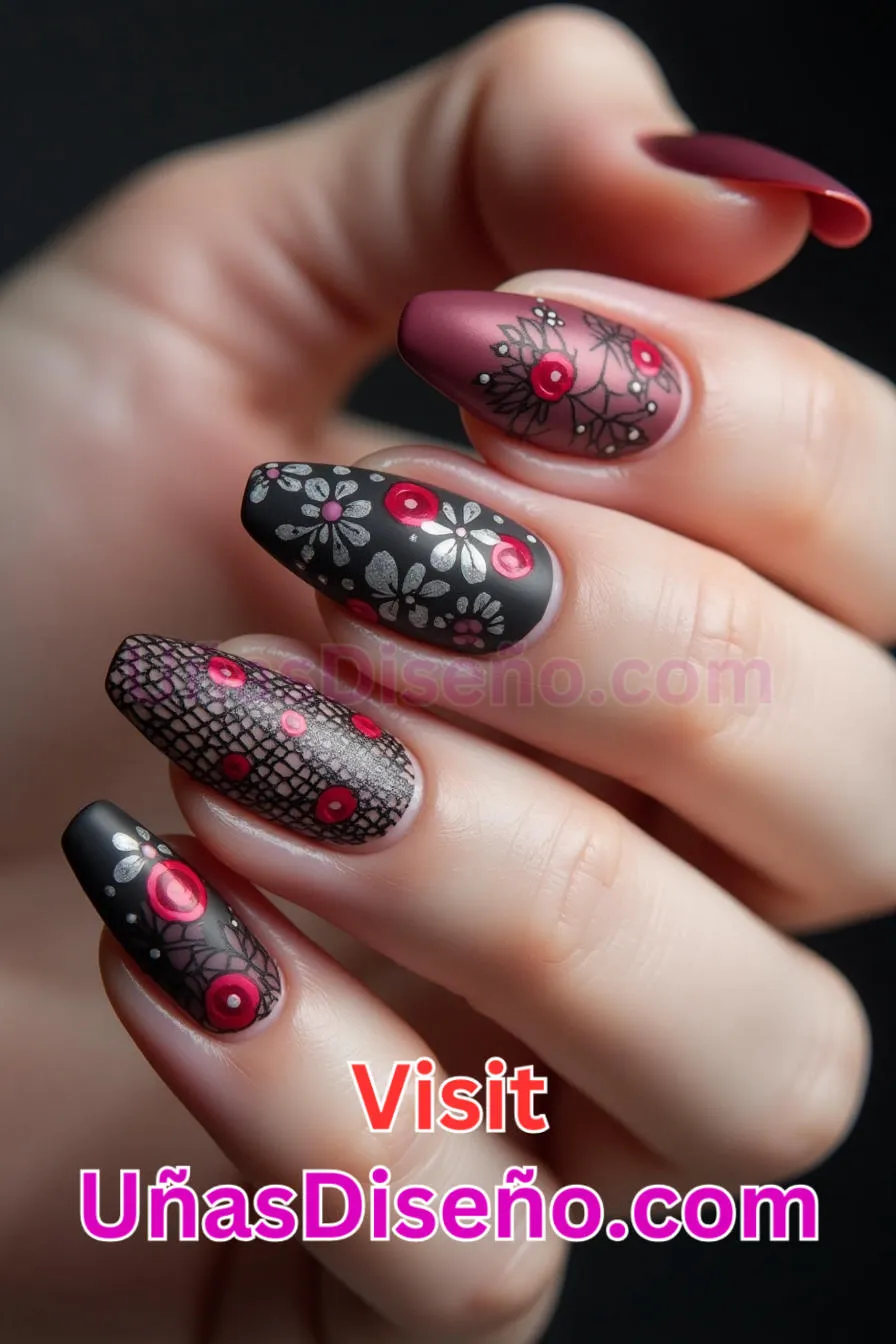 9. Uñas de rejilla florales mate - 12 modernos diseños de uñas transparentes con motivos y detalles únicos 3.jpeg