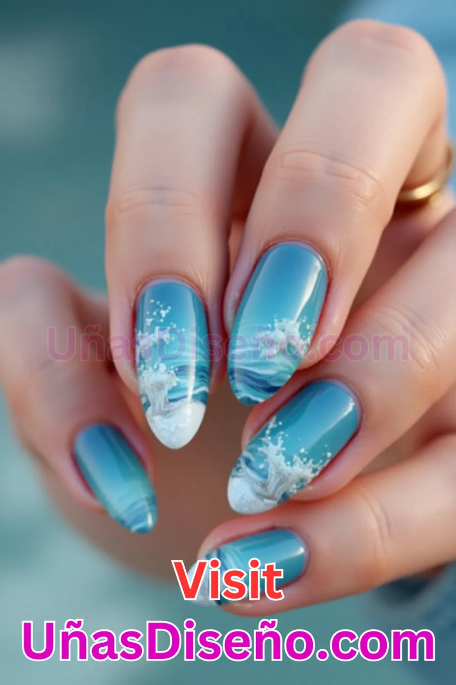 9.Ombre oceánico - Cómo Elegir el Diseño Perfecto para Uñas Almendra 21 Ideas Exclusivas para Brillar (1).jpeg